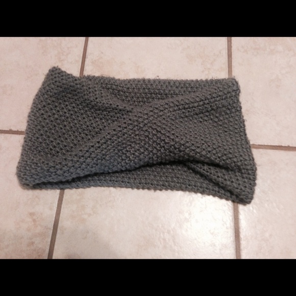 Cowl neck