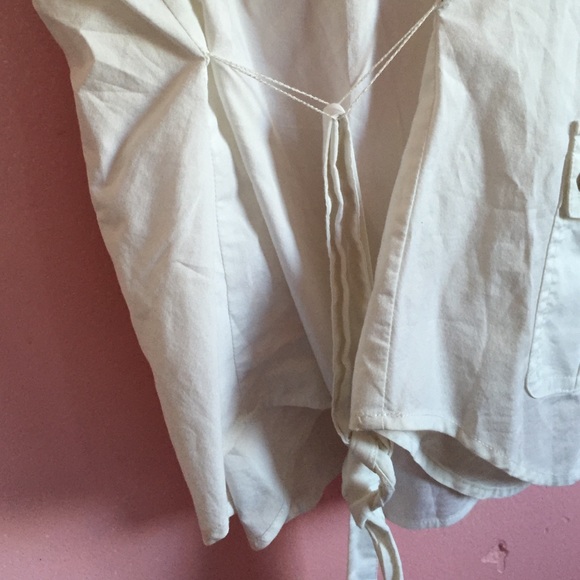 White button down quarter length sleeve top - Picture 3 of 4