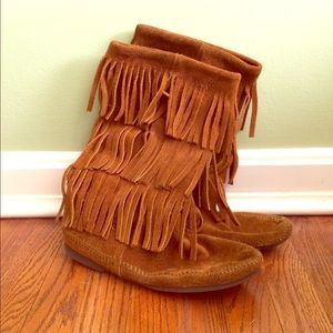 Minnetonka 3-Layer Fringe Boot