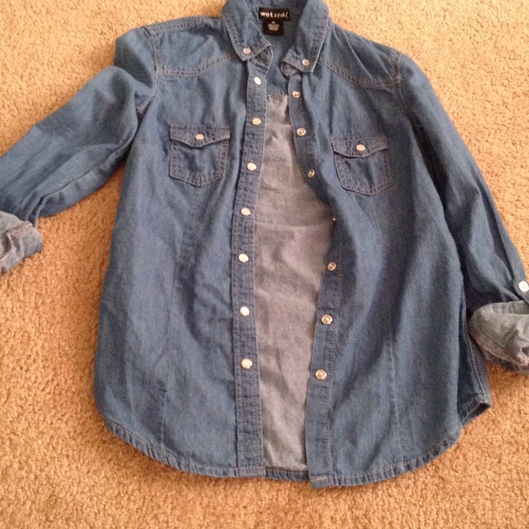 Button up :) Wet seal - Picture 2 of 3