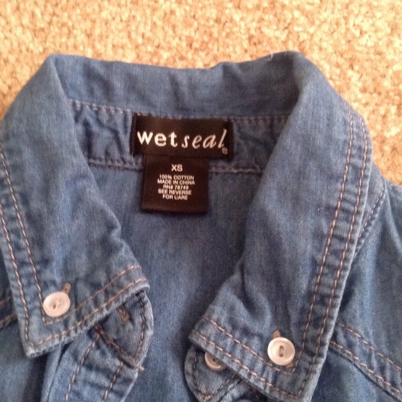 Button up :) Wet seal - Picture 3 of 3