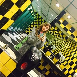 Meet your Posher, Kim