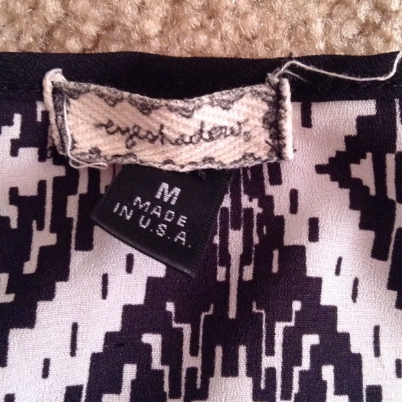 Colorful fun shirt :) M. Smoke and pet free - Picture 3 of 3