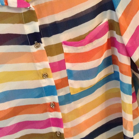 Strapped button up shirt. M. - Picture 3 of 4