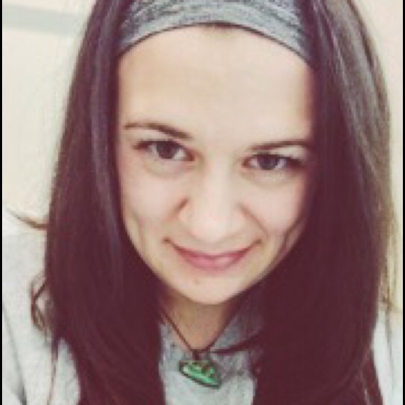 Meet your Posher, Sara - Picture 2 of 2