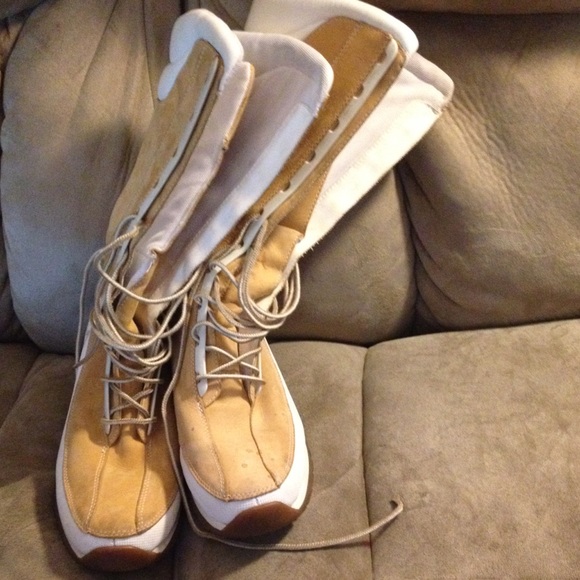 Ladies boots