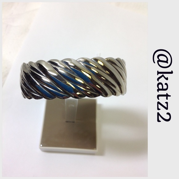 Jewelry - Vintage Silver-Toned Hidden Clasp Bracelet