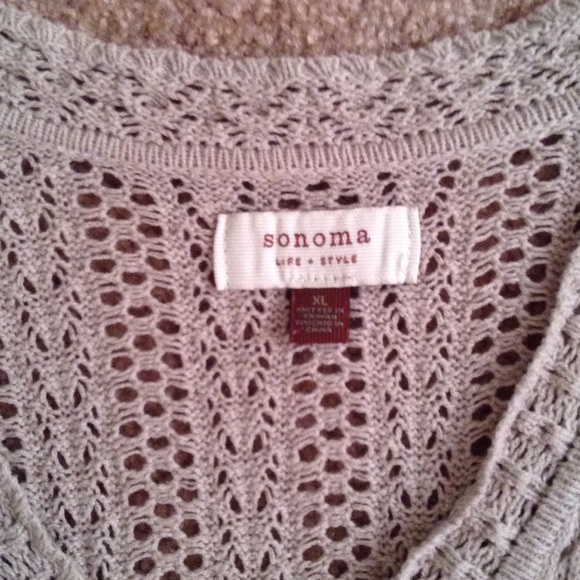 Knit shirt. - Picture 4 of 4