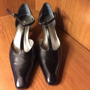 Coldwater Creek black T strap heels