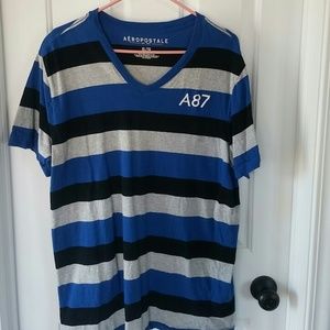 Aeropostale Men's V-neck tee