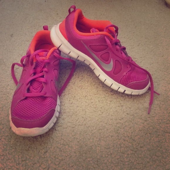 Nike girls sneakers