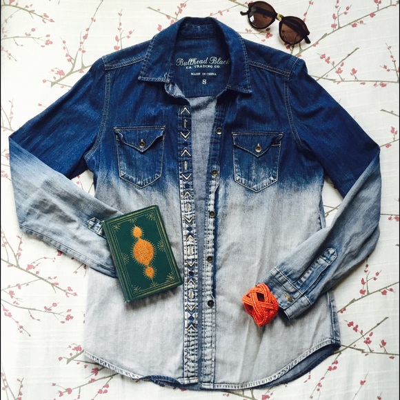 ✨SOLD✨ Bullhead Black Chambray