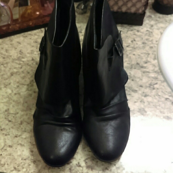 Sold Short booties - Picture 1 of 4