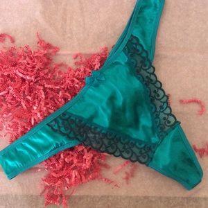LARGE NWOT VS satin-mesh thong