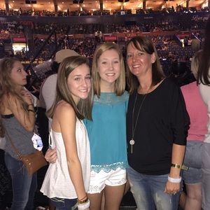 Meet your Posher, Suzanne