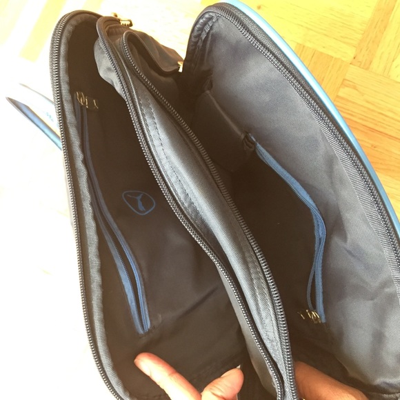 Puma Bag - Picture 4 of 4