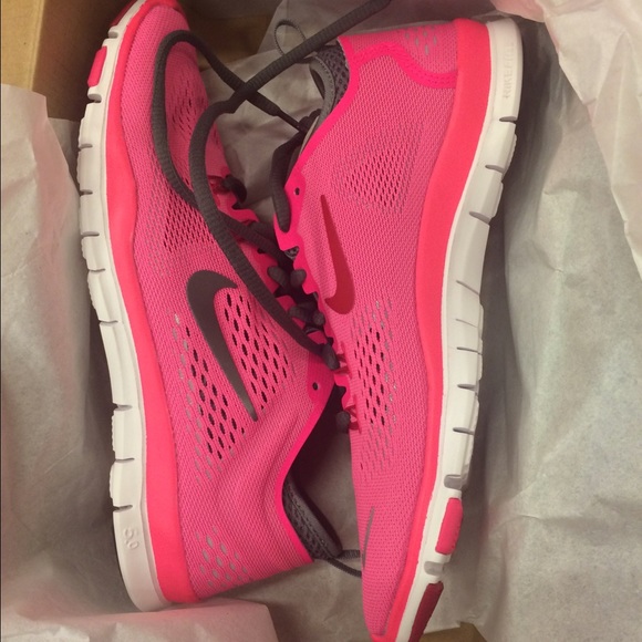 Nike Shoes - Size 7.5! Pink Nike