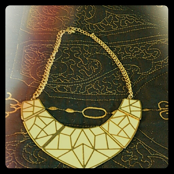 Statement necklace