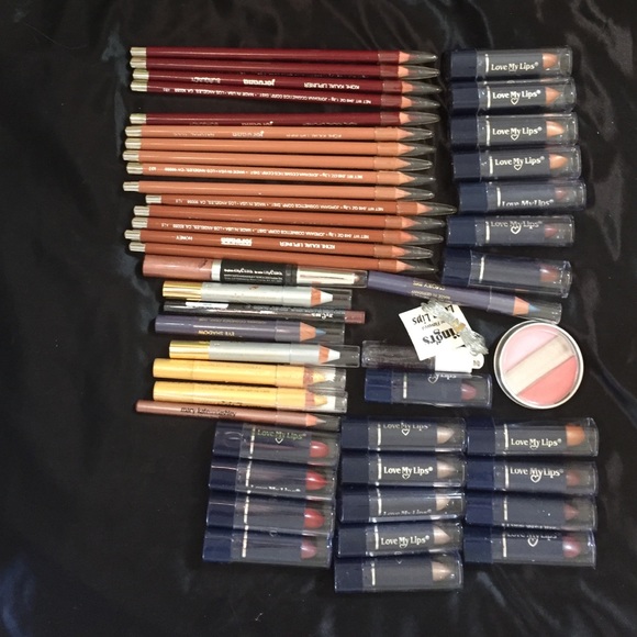 Over 45 pieces of  makeup for your Lips