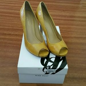 NINE WEST  Peep toe Pumps