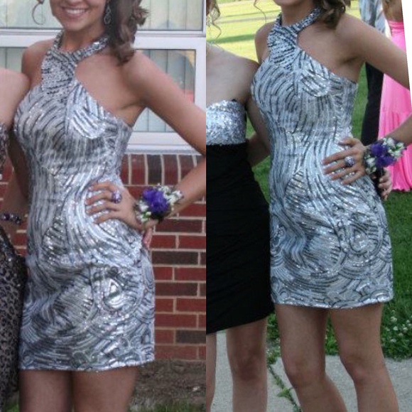 Short dress