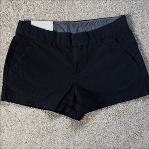UNIQLO Black Mini Chino Shorts. Size 6. NWT.