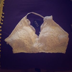 ⚡️⚡️FLASH SALE White lace crop halter