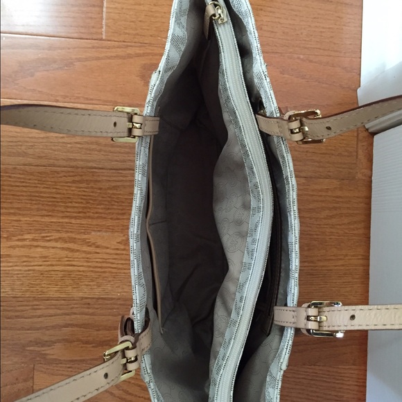 💝TRADED💖 Michael Kors Jet Set tote in Vanilla - Picture 2 of 4