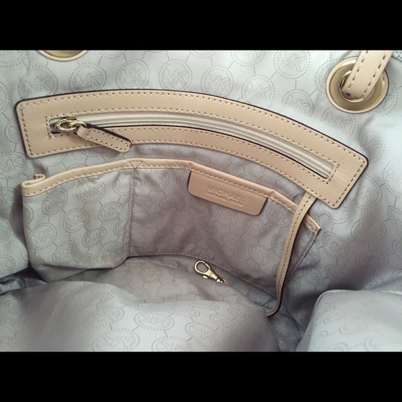 💝TRADED💖 Michael Kors Jet Set tote in Vanilla - Picture 3 of 4