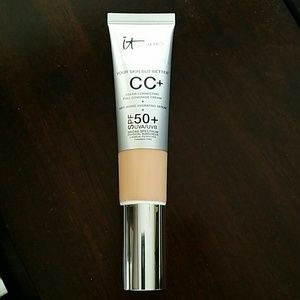 It CC Cream color medium