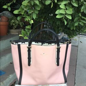 Light pink Kate spade New York. Great condition!