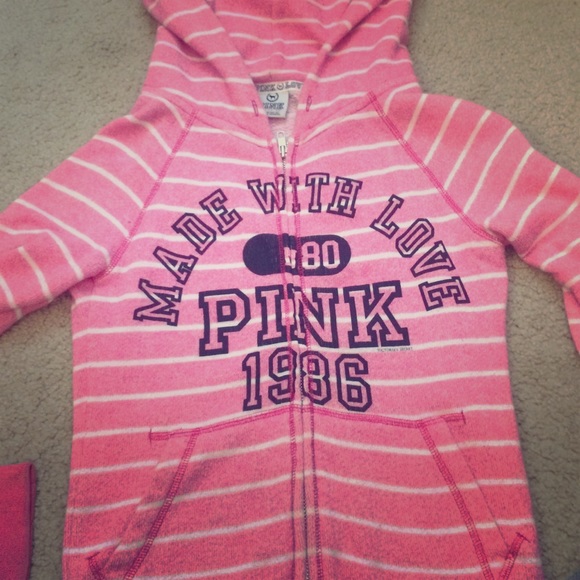 Long sleeve pink sweat shirt