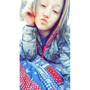 Meet your Posher, Kayla