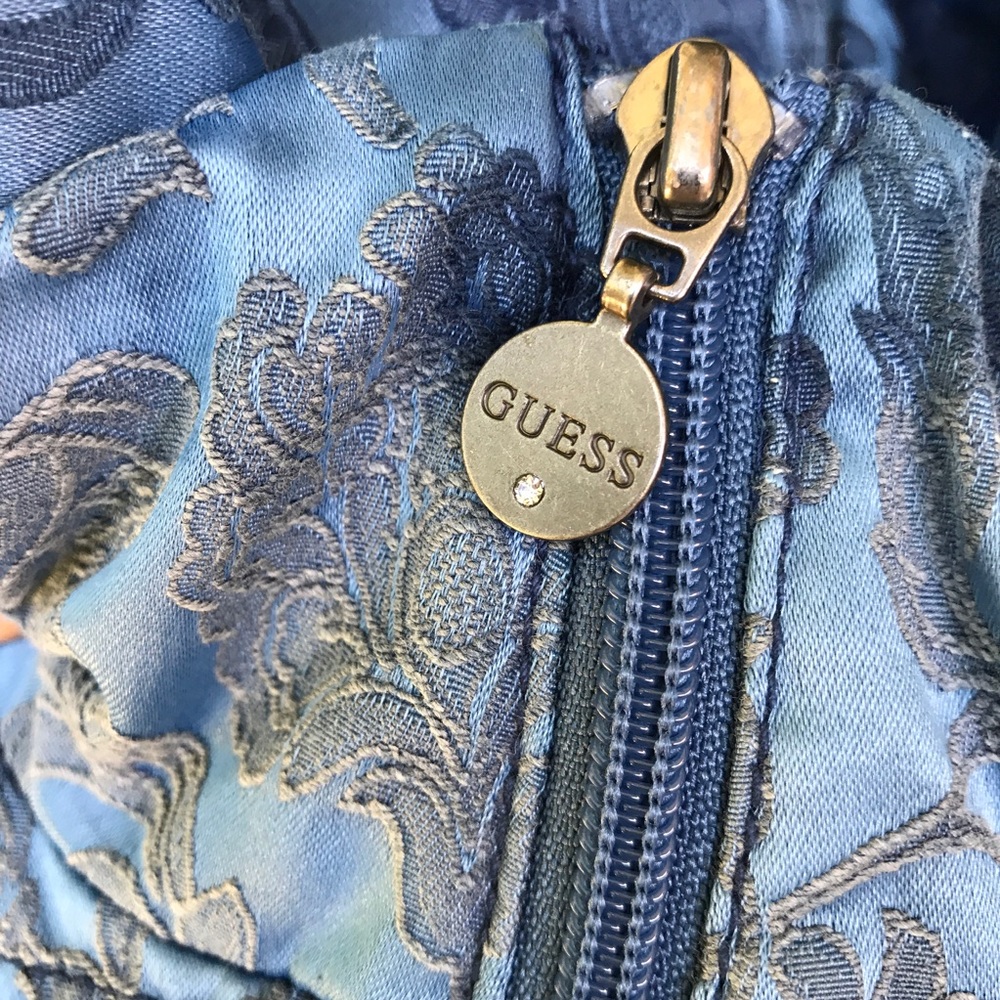 âSOLDâGuess puffer jacket - Picture 5 of 5