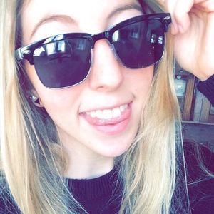 Meet your Posher, Brianne