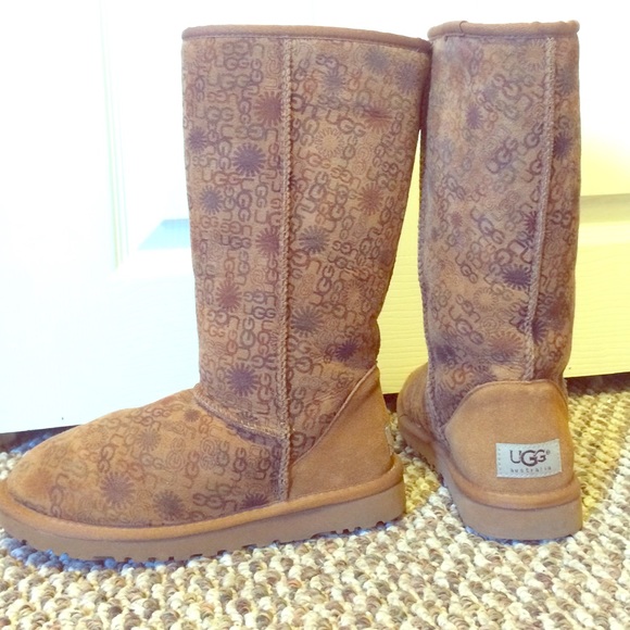Authentic Tall Brown Ugg Boots size 6