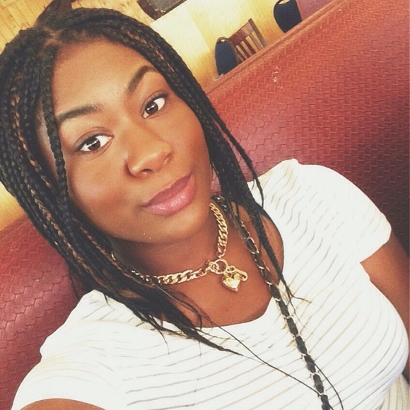 Meet your Posher, Devina - Picture 1 of 1