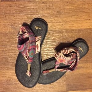 Women's Sanuks 8