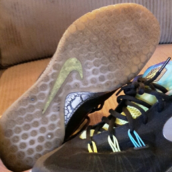 Shoes - Picture 3 of 3