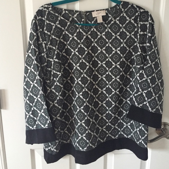 LOFT patterned top! Great Holiday Top!! Petite L