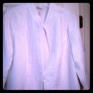 Plus Size 2x White crinkle jacket