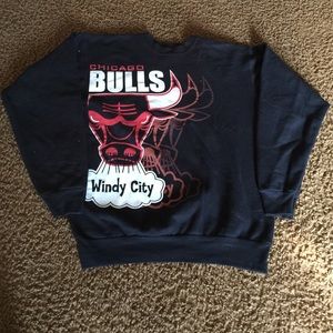 Chicago Bulls crew neck!