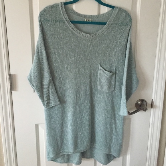 Loose knit hi-lo sweater. Seafoam green