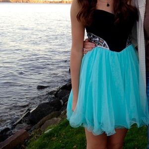 Formal dress (homecoming)