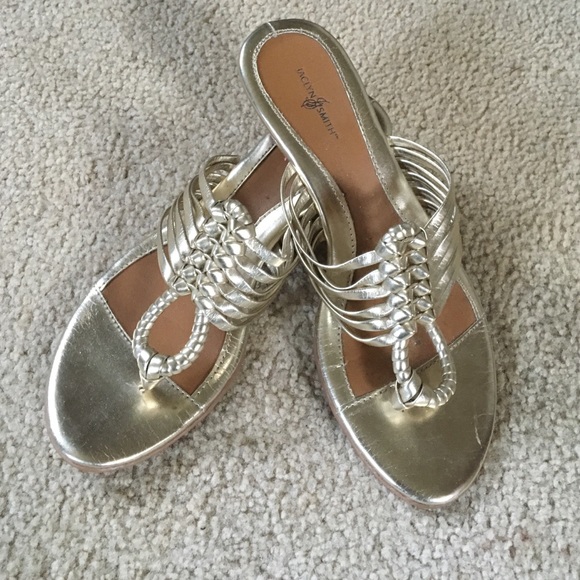gold jaclyn smith sandals size 6.5