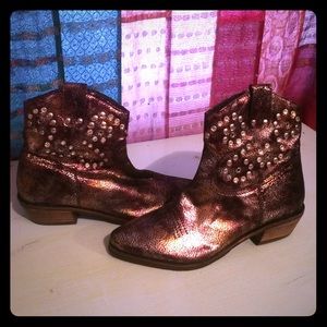 NWOT Bronze Ankle Boots