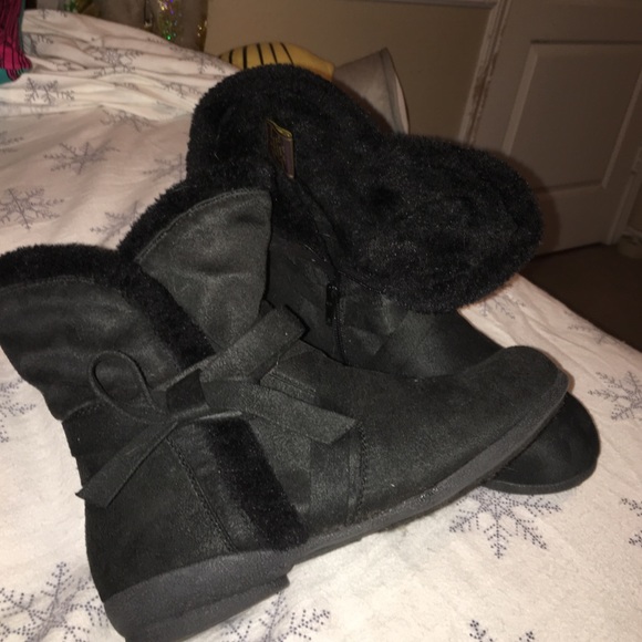 Super cute booties!