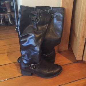 KyeBrown leather boots