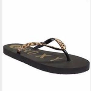 Roxy leopard flip flop