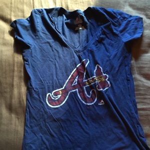 Atlanta braves size medium v neck